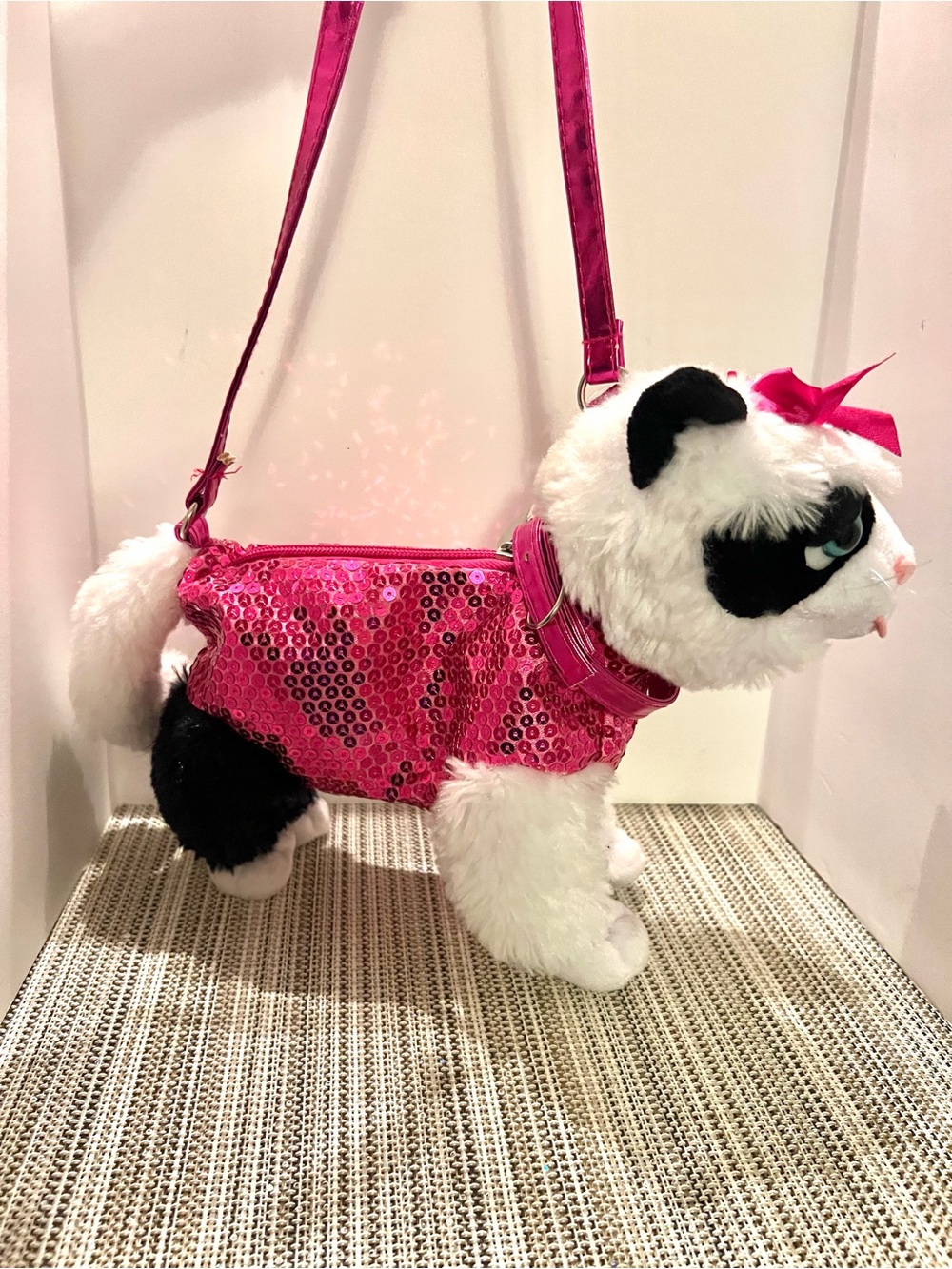 NEW Poochie & Co. Sequin Plush Dog Crossbody Carrier Bag in Hot Pink.